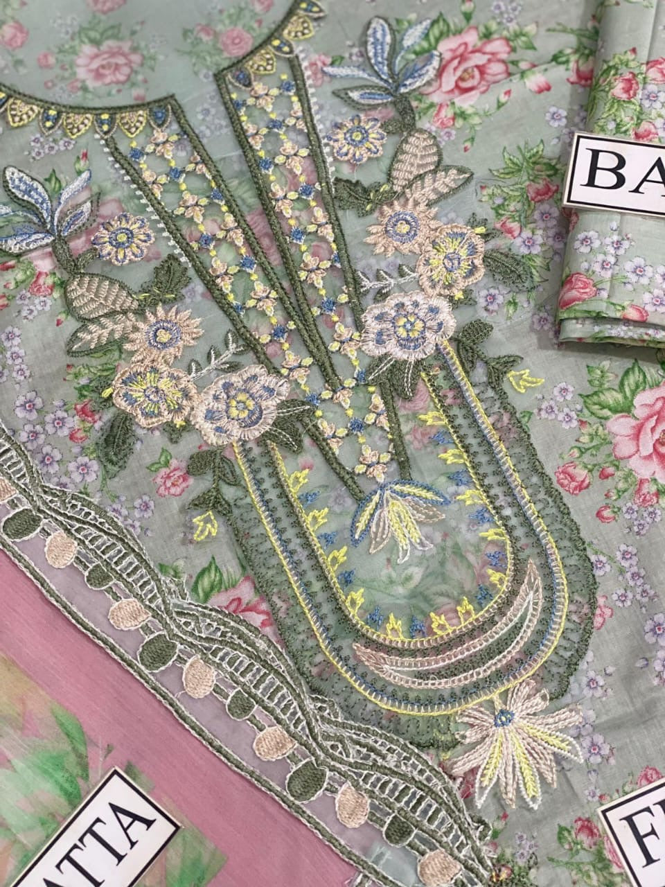 IZNIK: Design code: SFL-07 (unstitched)