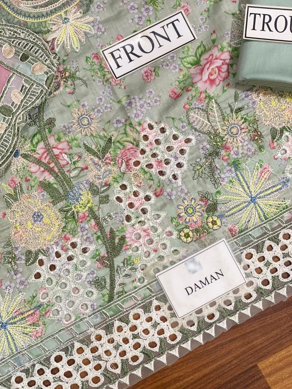 IZNIK: Design code: SFL-07 (unstitched)